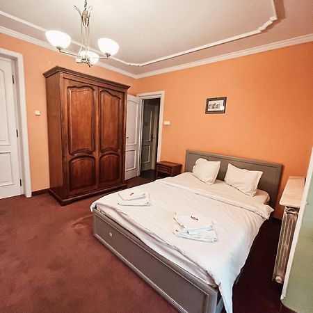Pensiunea Curtea Bavareza Targu Mures Ngoại thất bức ảnh
