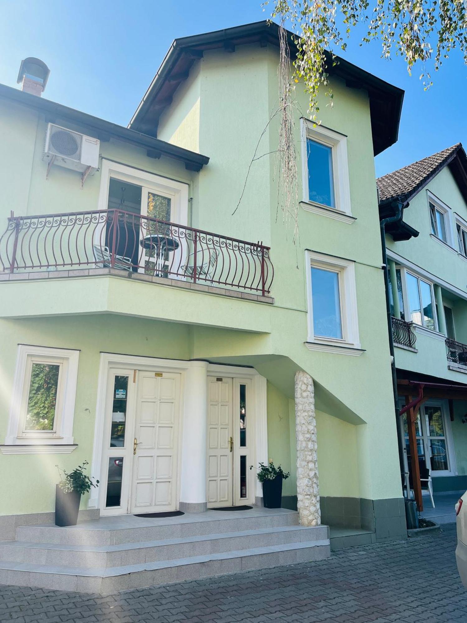 Pensiunea Curtea Bavareza Targu Mures Ngoại thất bức ảnh